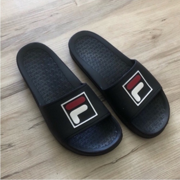 Black Fila Sandals Unisex - Picture 2 of 4